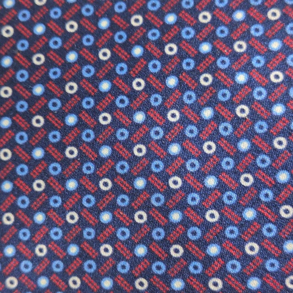 Brioni Italy Silk Blue/White Geometric Pattern Tie....59x 3.25 - Picture 7 of 7